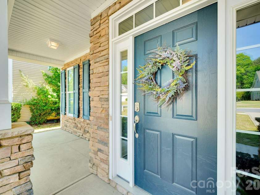 5072 Gladiola Way, Tega Cay, SC 29708.  MLS# CAR4370676, YatesRealty ID 27155. 