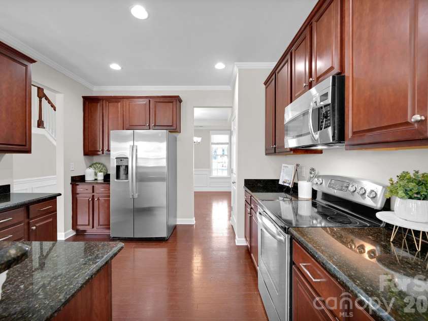 5072 Gladiola Way, Tega Cay, SC 29708.  MLS# CAR4370676, YatesRealty ID 27155. 