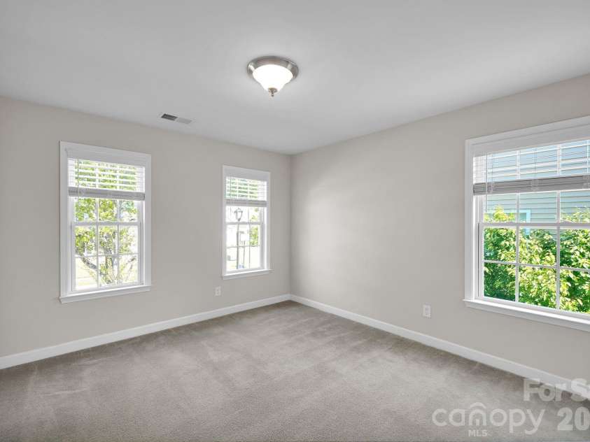 5072 Gladiola Way, Tega Cay, SC 29708.  MLS# CAR4370676, YatesRealty ID 27155. 
