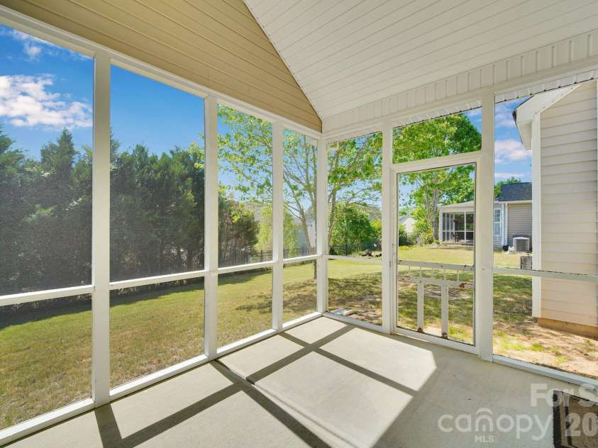 5072 Gladiola Way, Tega Cay, SC 29708.  MLS# CAR4370676, YatesRealty ID 27155. 