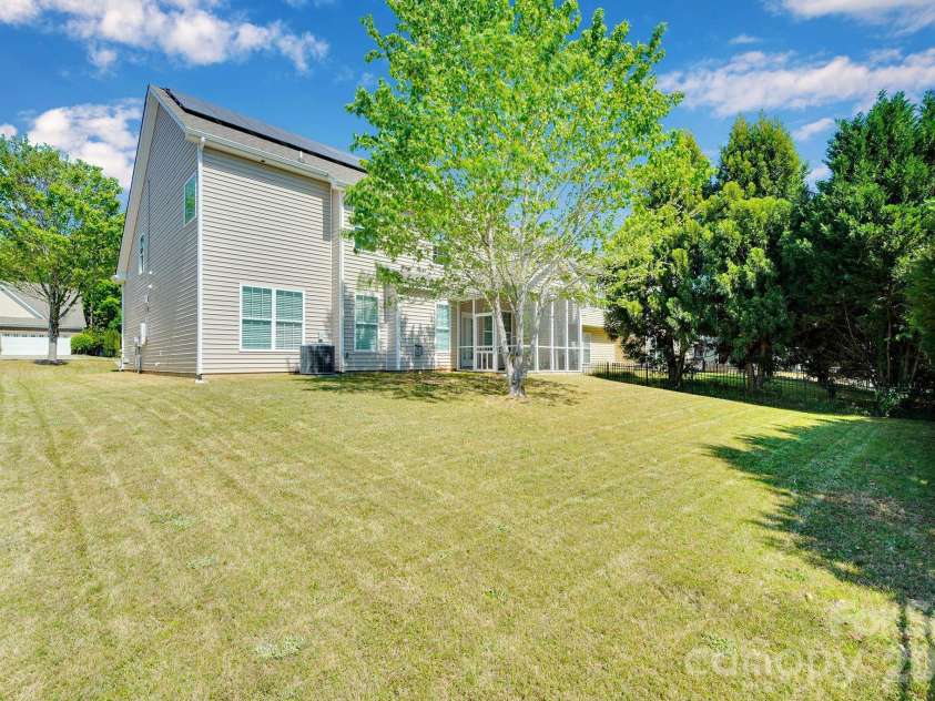 5072 Gladiola Way, Tega Cay, SC 29708.  MLS# CAR4370676, YatesRealty ID 27155. 
