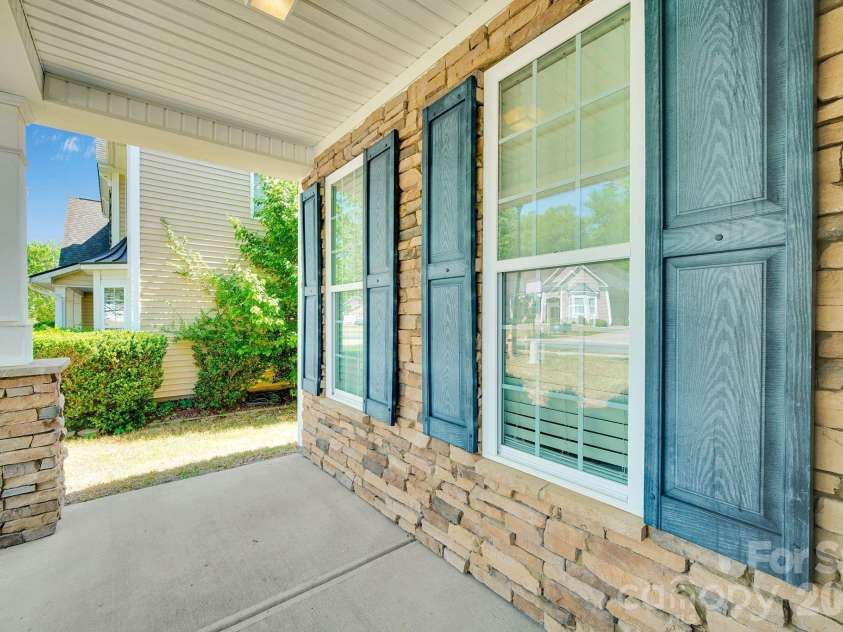 5072 Gladiola Way, Tega Cay, SC 29708.  MLS# CAR4370676, YatesRealty ID 27155. 