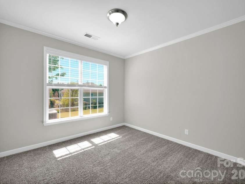 5072 Gladiola Way, Tega Cay, SC 29708.  MLS# CAR4370676, YatesRealty ID 27155. BR on main