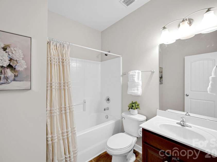 5072 Gladiola Way, Tega Cay, SC 29708.  MLS# CAR4370676, YatesRealty ID 27155. Full BA on main