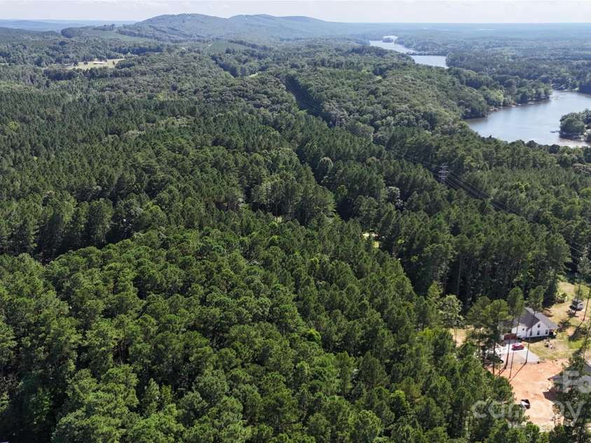 343 Cove Wood Drive, Denton, NC 27239.  MLS# CAR4282287, YatesRealty ID 27156. 