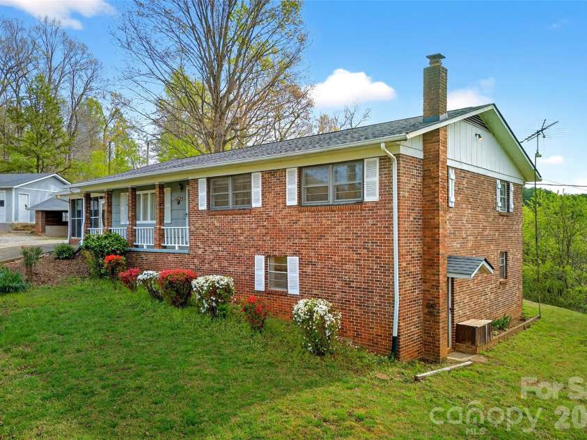 82 Landis Road, Marion, NC 28752.  MLS# CAR4366770, YatesRealty ID 27156. 