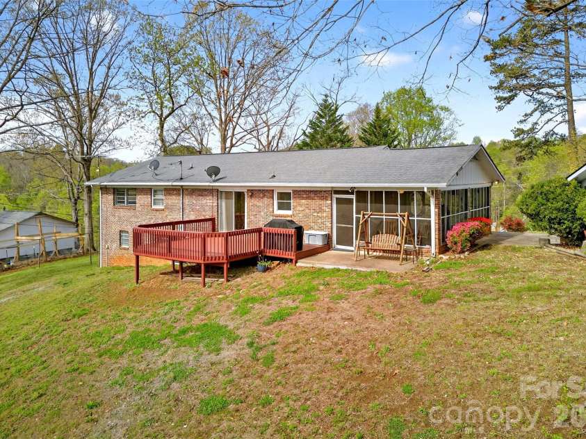82 Landis Road, Marion, NC 28752.  MLS# CAR4366770, YatesRealty ID 27156. 