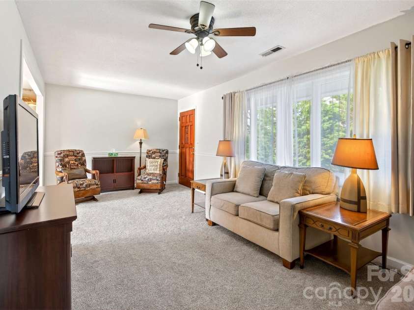 82 Landis Road, Marion, NC 28752.  MLS# CAR4366770, YatesRealty ID 27156. 