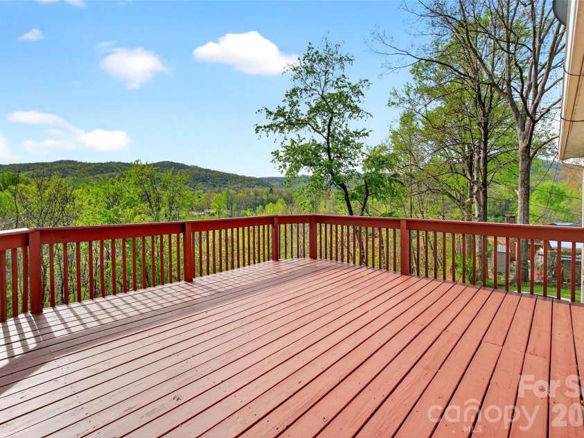82 Landis Road, Marion, NC 28752.  MLS# CAR4366770, YatesRealty ID 27156. 