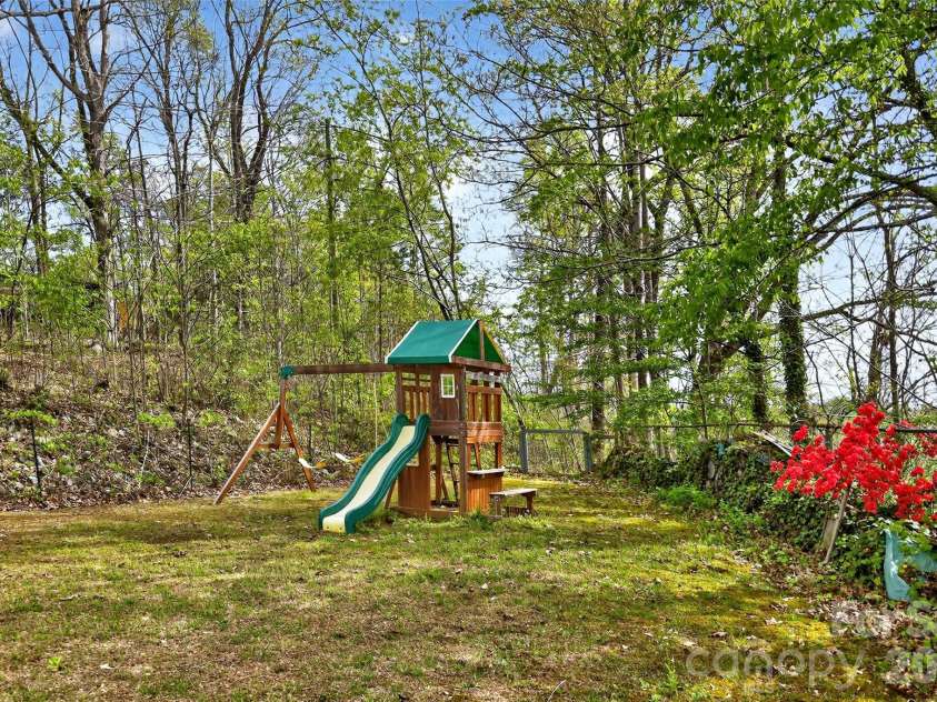 82 Landis Road, Marion, NC 28752.  MLS# CAR4366770, YatesRealty ID 27156. 