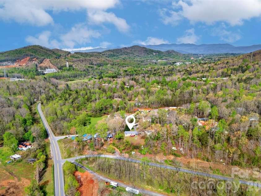 82 Landis Road, Marion, NC 28752.  MLS# CAR4366770, YatesRealty ID 27156. 