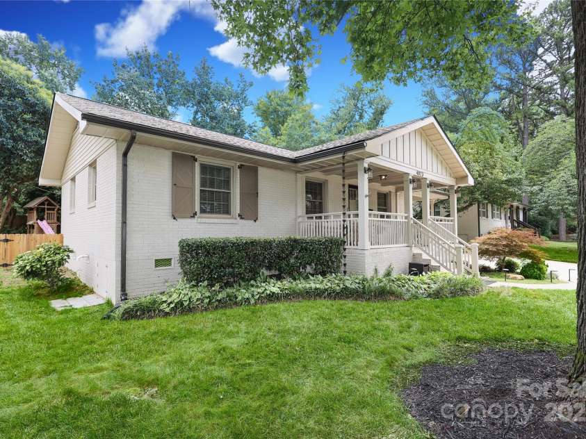 4023 Abbeydale Drive, Charlotte, NC 28205.  MLS# CAR4277087, YatesRealty ID 27157. 