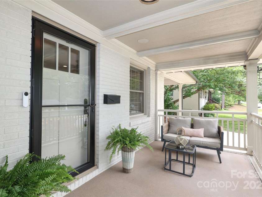 4023 Abbeydale Drive, Charlotte, NC 28205.  MLS# CAR4277087, YatesRealty ID 27157. 