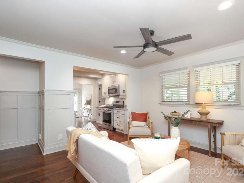 4023 Abbeydale Drive, Charlotte, NC 28205.  MLS# CAR4277087, YatesRealty ID 27157. 