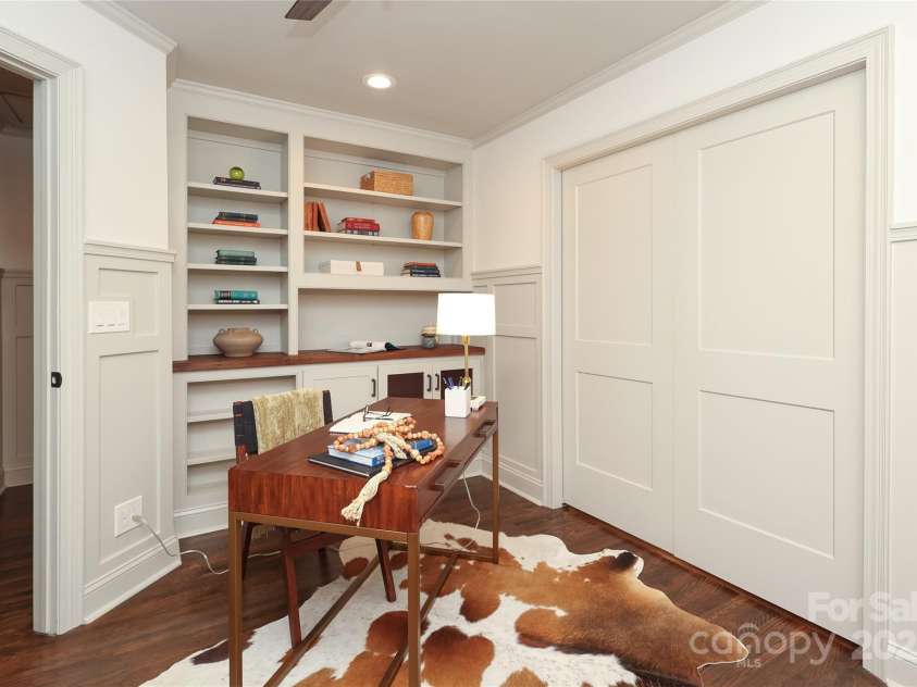 4023 Abbeydale Drive, Charlotte, NC 28205.  MLS# CAR4277087, YatesRealty ID 27157. 