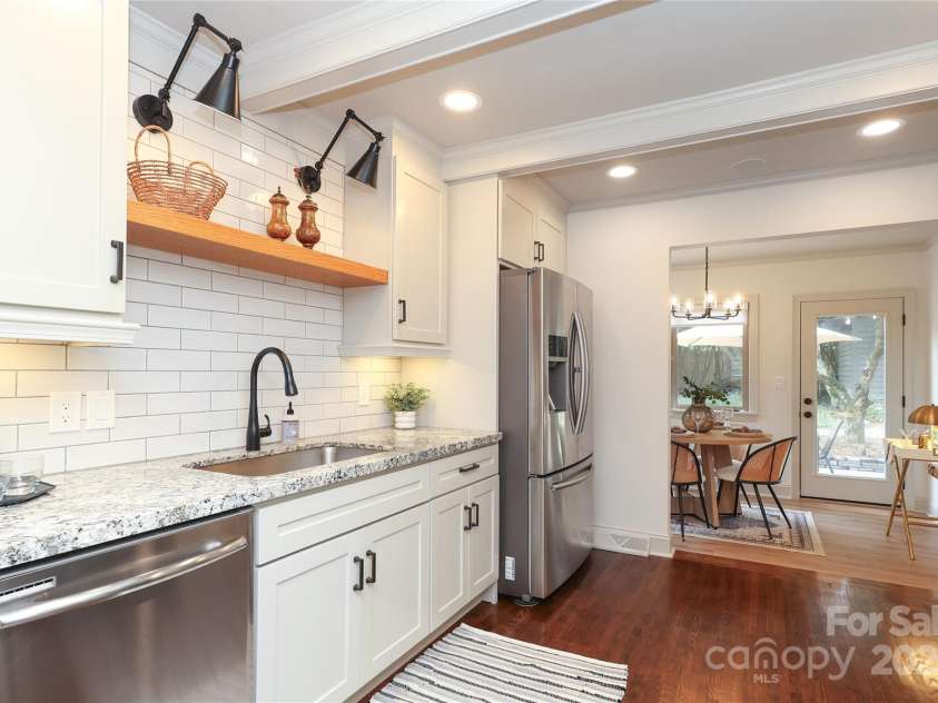 4023 Abbeydale Drive, Charlotte, NC 28205.  MLS# CAR4277087, YatesRealty ID 27157. 