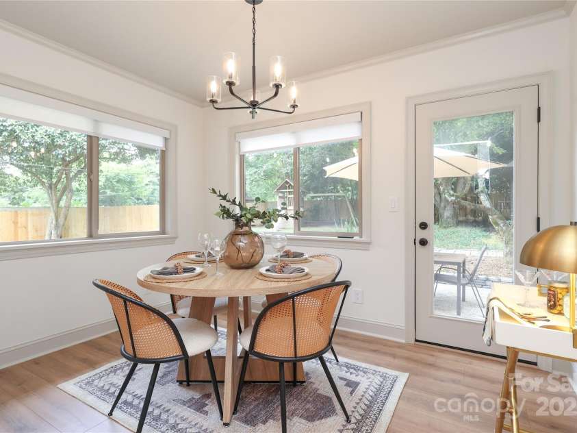 4023 Abbeydale Drive, Charlotte, NC 28205.  MLS# CAR4277087, YatesRealty ID 27157. 