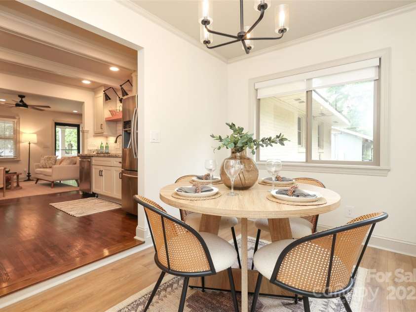 4023 Abbeydale Drive, Charlotte, NC 28205.  MLS# CAR4277087, YatesRealty ID 27157. 