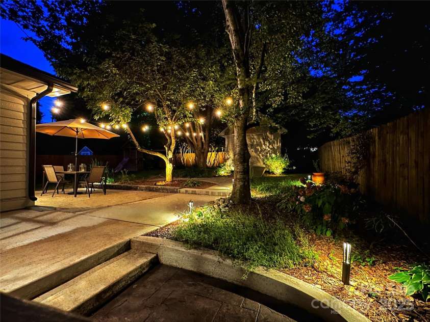4023 Abbeydale Drive, Charlotte, NC 28205.  MLS# CAR4277087, YatesRealty ID 27157. 