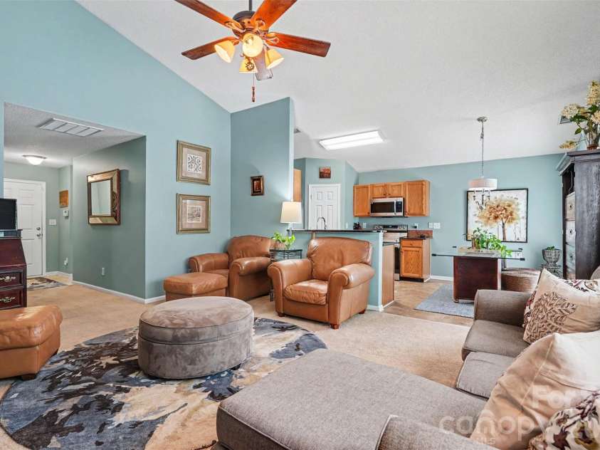 6909 Karnak Court, Charlotte, NC 28216.  MLS# CAR4380716, YatesRealty ID 27157. 