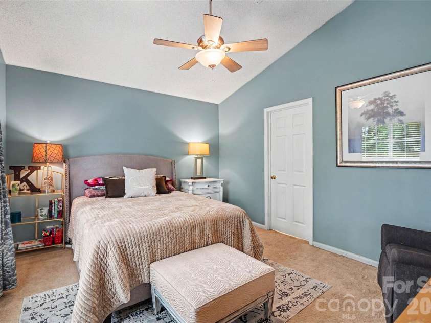 6909 Karnak Court, Charlotte, NC 28216.  MLS# CAR4380716, YatesRealty ID 27157. 