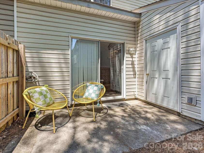 12307 Bluestem Lane, Charlotte, NC 28277.  MLS# CAR4382892, YatesRealty ID 27159. Enjoy coffee here!