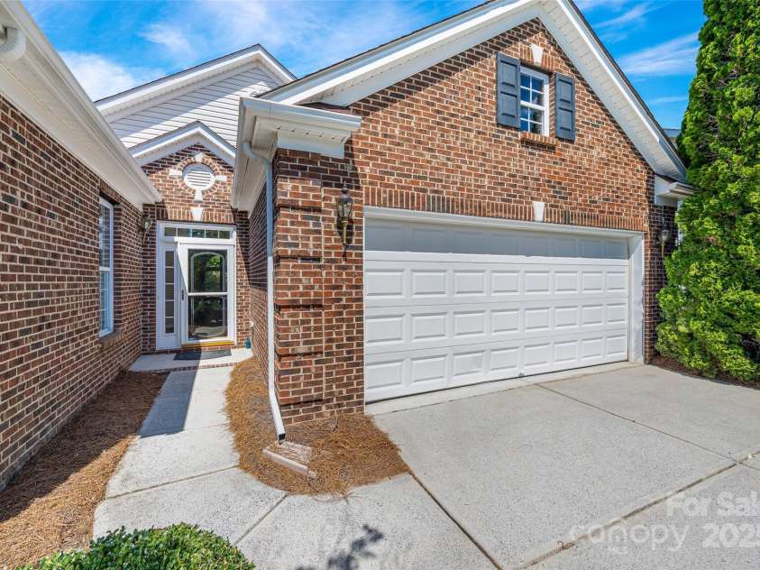 870 Platinum Drive, Fort Mill, SC 29708.  MLS# CAR4272667, YatesRealty ID 27159. 