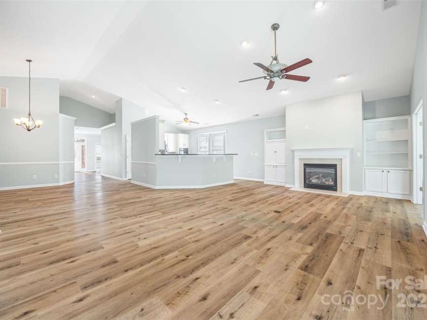 870 Platinum Drive, Fort Mill, SC 29708.  MLS# CAR4272667, YatesRealty ID 27159. 