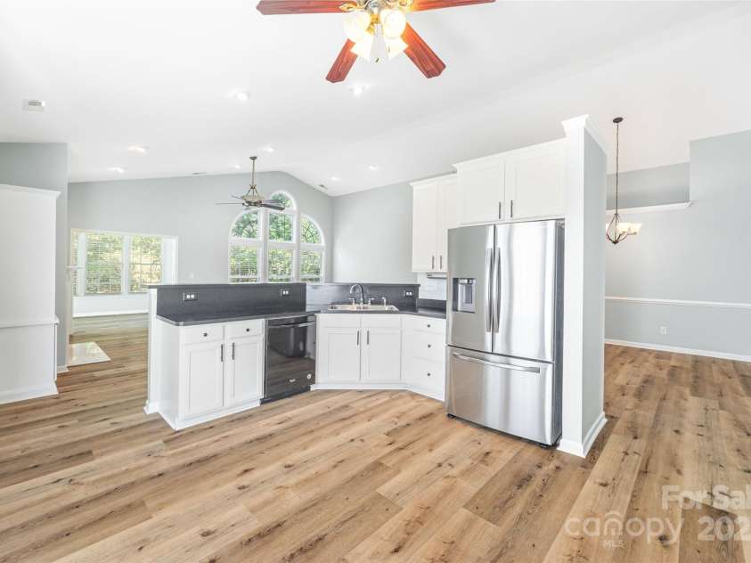 870 Platinum Drive, Fort Mill, SC 29708.  MLS# CAR4272667, YatesRealty ID 27159. 