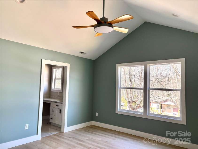 58 Hi Alta Avenue, Asheville, NC 28806.  MLS# CAR4238503, YatesRealty ID 2716. 