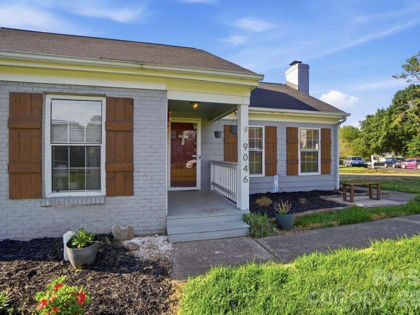 9046 Milton Morris Drive, Charlotte, NC 28227.  MLS# CAR4368531, YatesRealty ID 27160. 