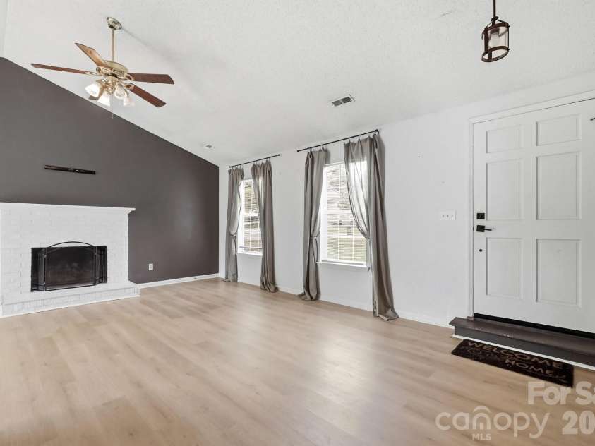 9046 Milton Morris Drive, Charlotte, NC 28227.  MLS# CAR4368531, YatesRealty ID 27160. 
