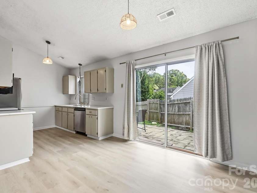 9046 Milton Morris Drive, Charlotte, NC 28227.  MLS# CAR4368531, YatesRealty ID 27160. 