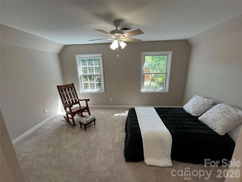 14132 Honeysuckle Ridge Drive, Matthews, NC 28105.  MLS# CAR4380946, YatesRealty ID 27161. 