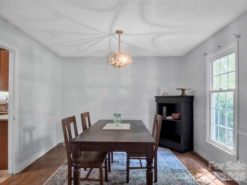 14132 Honeysuckle Ridge Drive, Matthews, NC 28105.  MLS# CAR4380946, YatesRealty ID 27161. 
