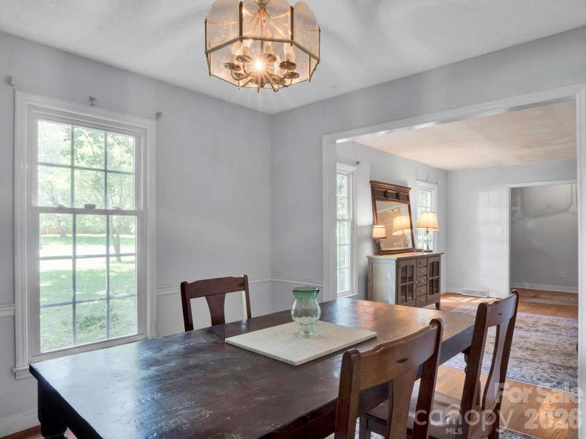 14132 Honeysuckle Ridge Drive, Matthews, NC 28105.  MLS# CAR4380946, YatesRealty ID 27161. 