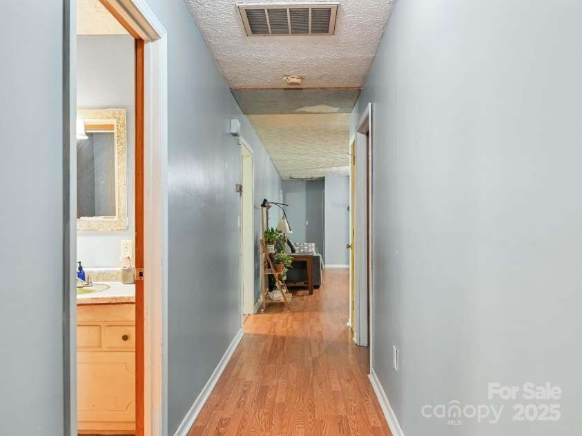 522 Bailey Mountain Road, Mars Hill, NC 28754.  MLS# CAR4260216, YatesRealty ID 27162. 