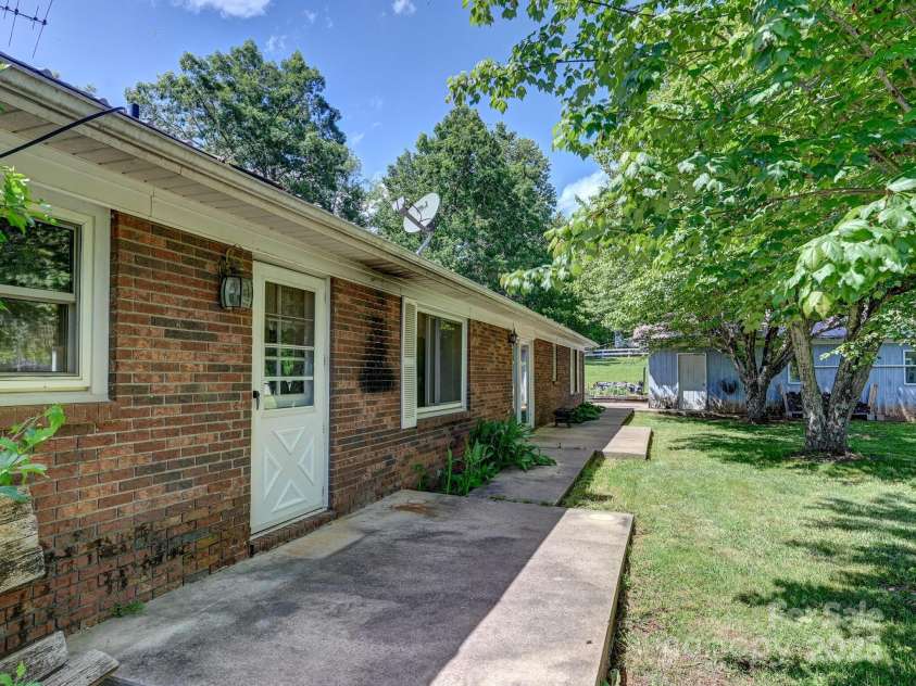 522 Bailey Mountain Road, Mars Hill, NC 28754.  MLS# CAR4260216, YatesRealty ID 27162. Back