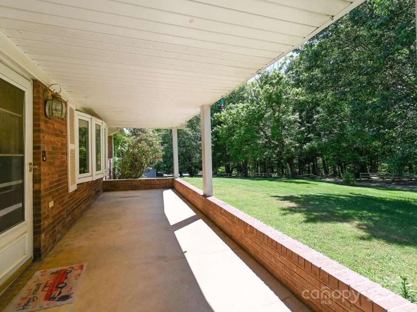 522 Bailey Mountain Road, Mars Hill, NC 28754.  MLS# CAR4260216, YatesRealty ID 27162. Front Porch