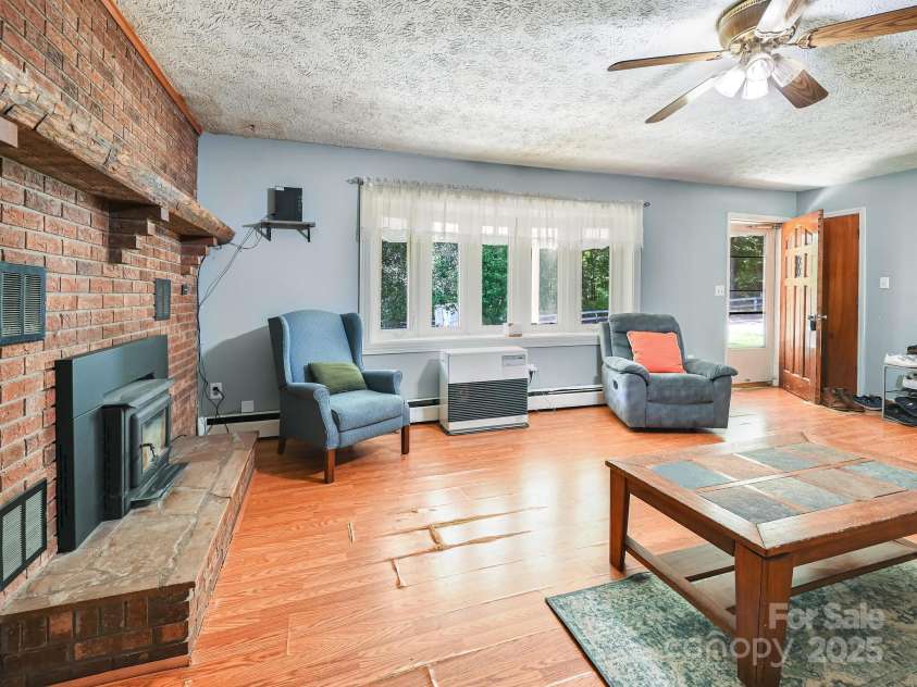 522 Bailey Mountain Road, Mars Hill, NC 28754.  MLS# CAR4260216, YatesRealty ID 27162. Living Room