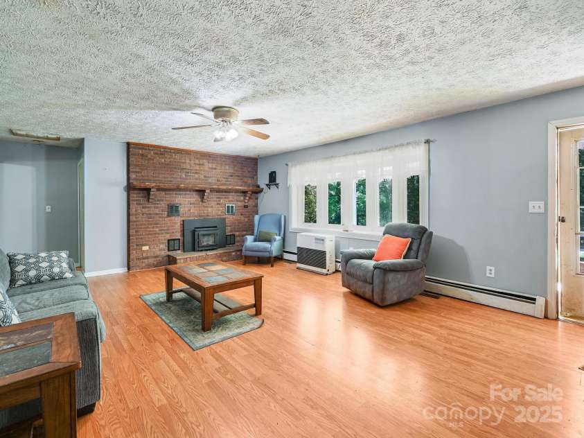 522 Bailey Mountain Road, Mars Hill, NC 28754.  MLS# CAR4260216, YatesRealty ID 27162. Living Room