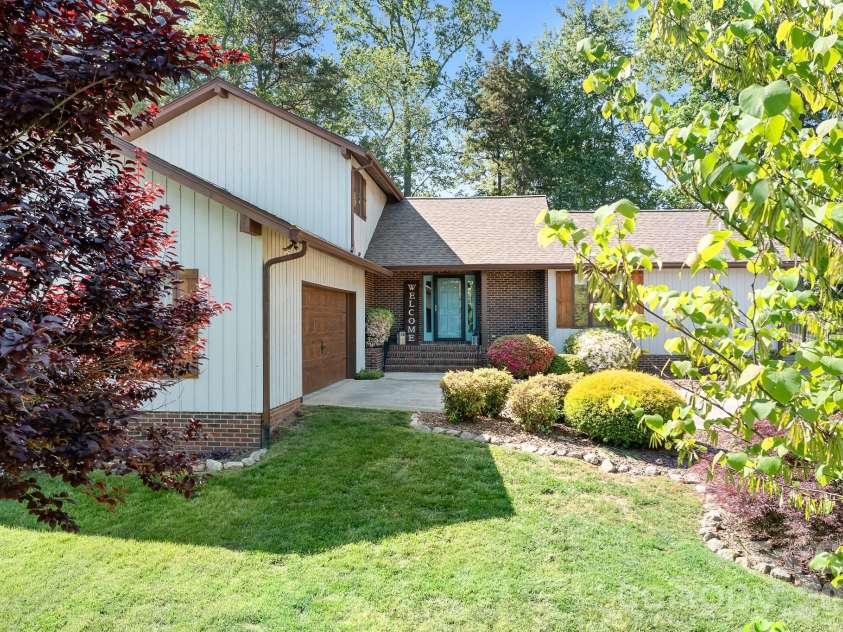 3469 Lake Shore Road, Denver, NC 28037.  MLS# CAR4376240, YatesRealty ID 27163. 