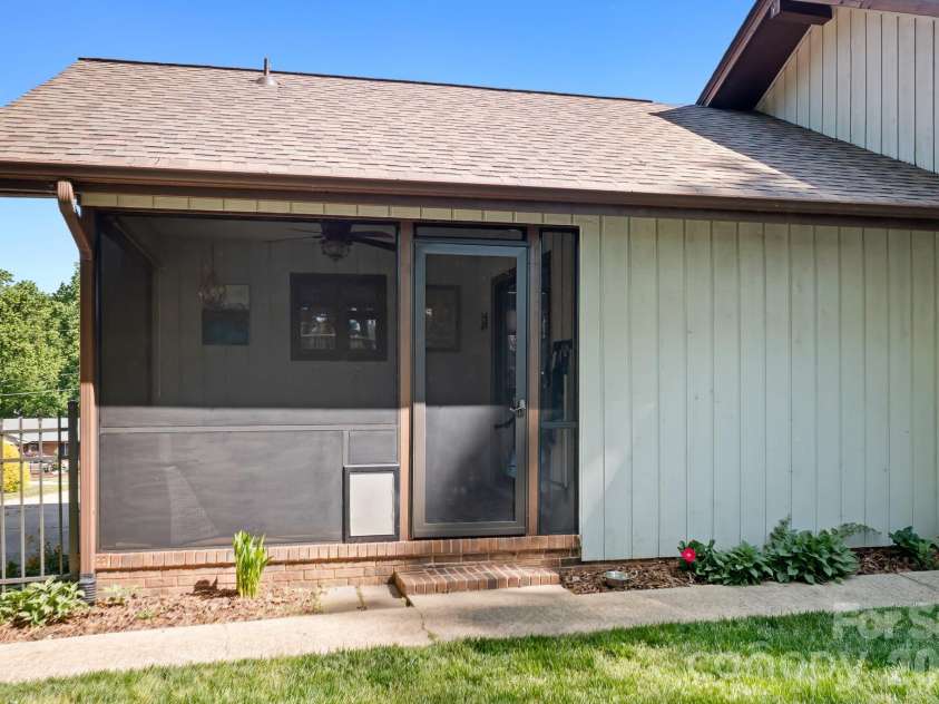 3469 Lake Shore Road, Denver, NC 28037.  MLS# CAR4376240, YatesRealty ID 27163. 