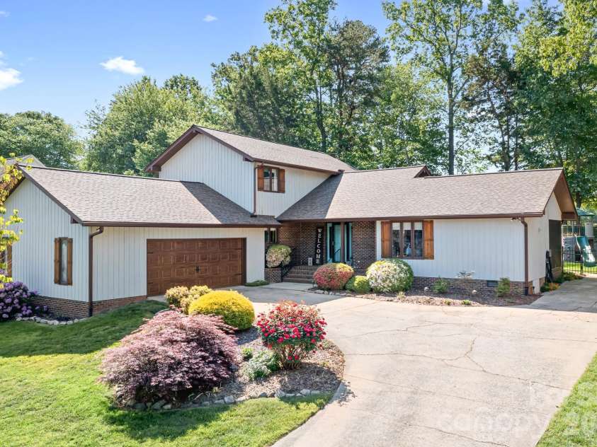 3469 Lake Shore Road, Denver, NC 28037.  MLS# CAR4376240, YatesRealty ID 27163. 