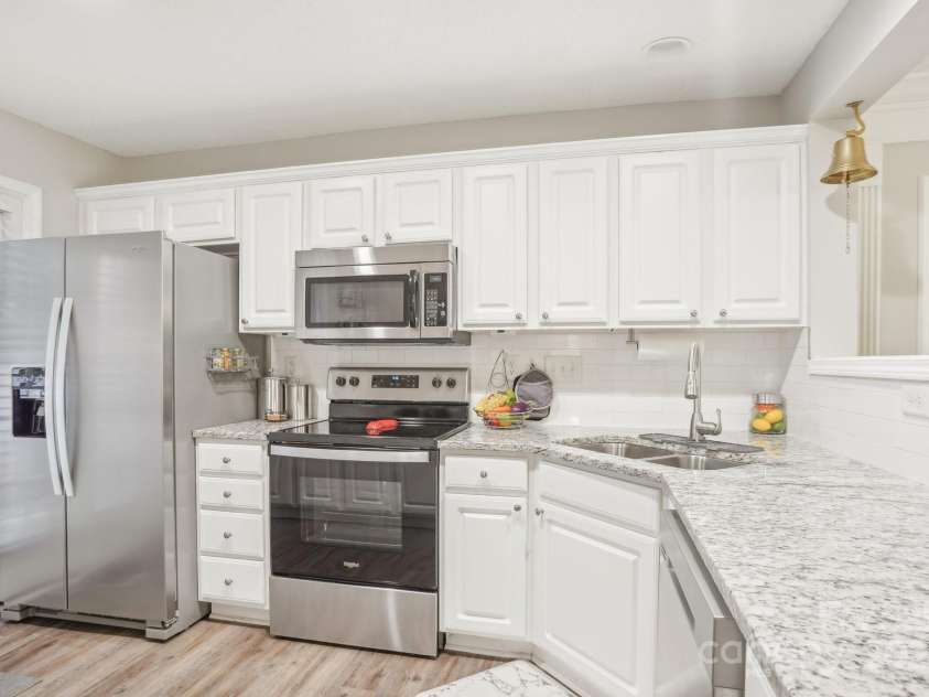 8108 Christmas Court, Charlotte, NC 28216.  MLS# CAR4263666, YatesRealty ID 27163. 