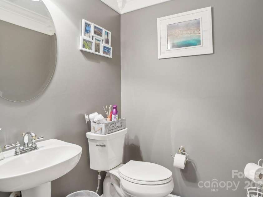 8108 Christmas Court, Charlotte, NC 28216.  MLS# CAR4263666, YatesRealty ID 27163. 