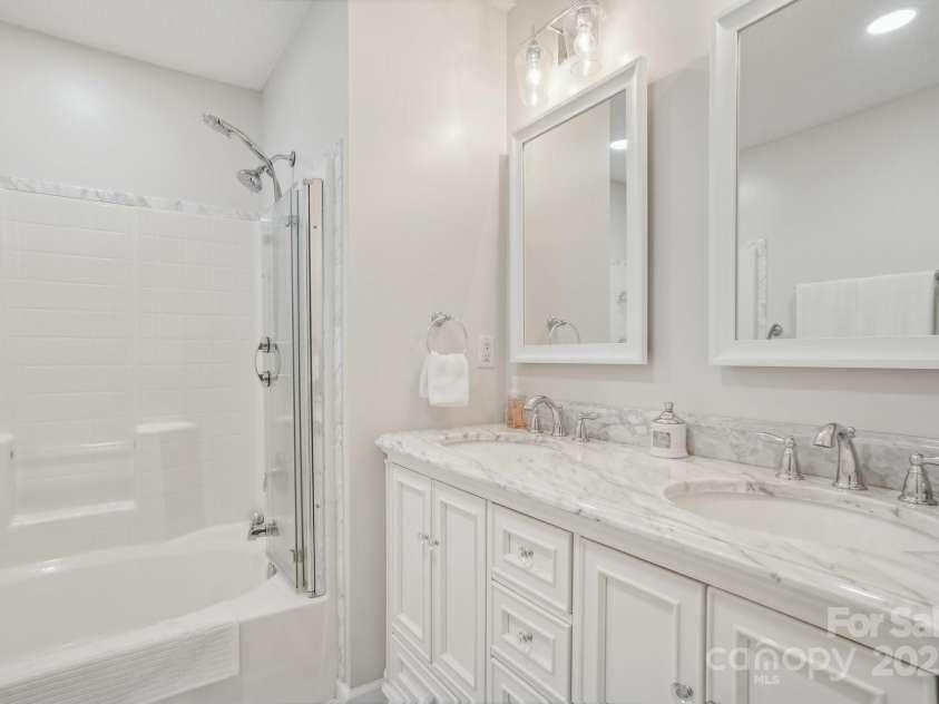 8108 Christmas Court, Charlotte, NC 28216.  MLS# CAR4263666, YatesRealty ID 27163. 