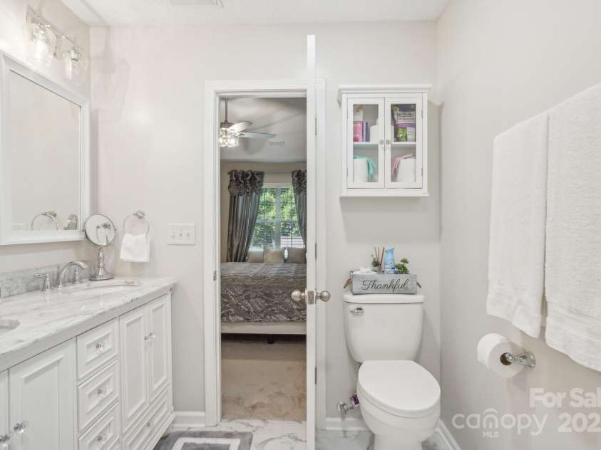 8108 Christmas Court, Charlotte, NC 28216.  MLS# CAR4263666, YatesRealty ID 27163. 