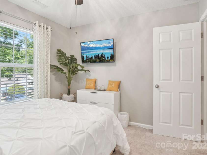 8108 Christmas Court, Charlotte, NC 28216.  MLS# CAR4263666, YatesRealty ID 27163. 