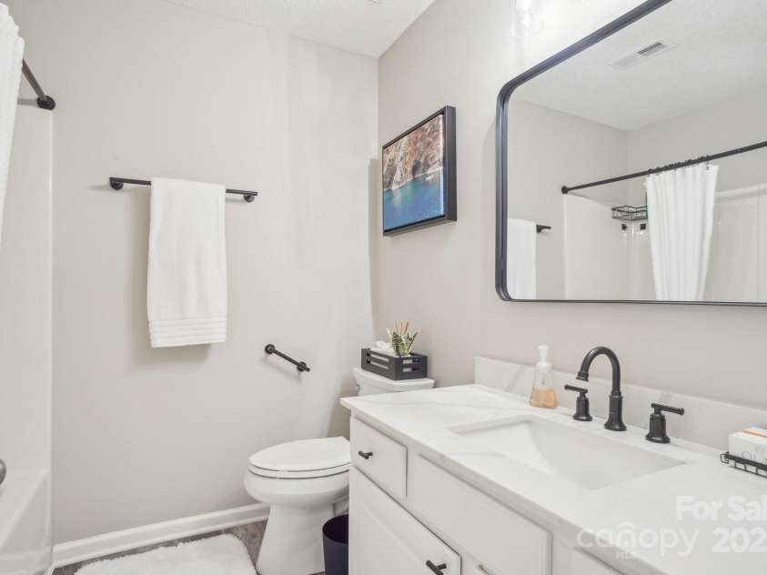 8108 Christmas Court, Charlotte, NC 28216.  MLS# CAR4263666, YatesRealty ID 27163. 